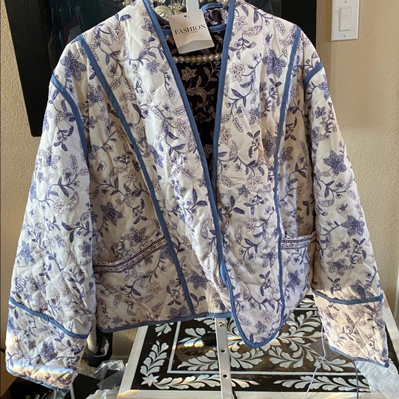 Floral Reversible Quilted Cotton Jacket: Oversized Boho Bomber - Picture 6 of 9